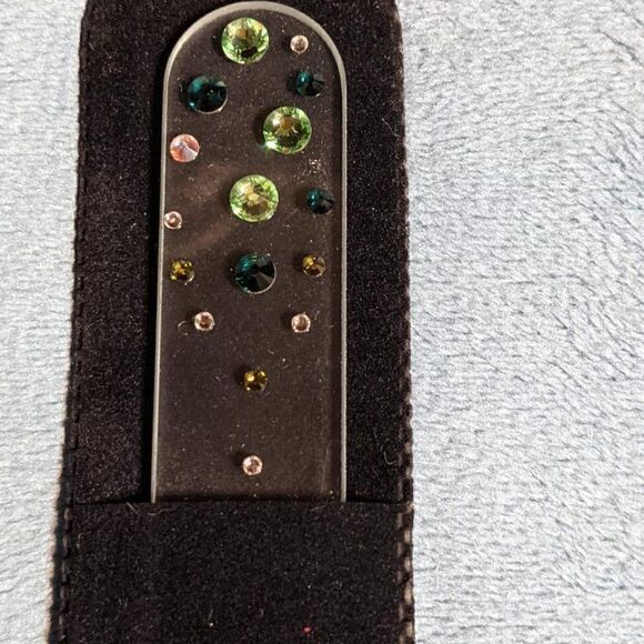 🆕7.5" Clear Czech Crystal Nail File W/BEAUTIFUL LIGHT & DARK GREEN SWAROVS… - Picture 3 of 6
